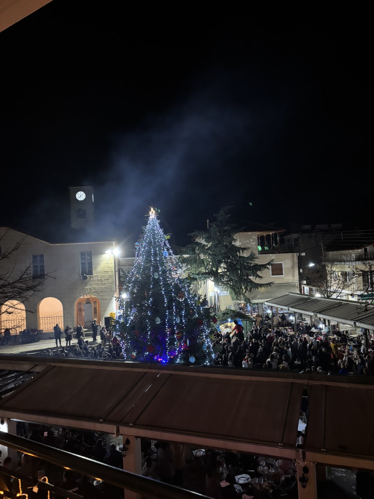 ΕΚΔΗΛΩΣΗ ΦΩΤΑΓΩΓΗΣΗΣ ΧΡΙΣΤΟΥΓΕΝΝΙΑΤΙΚΟΥ ΔΕΝΔΡΟΥ ΣΤΗ ΔΕΣΚΑΤΗ