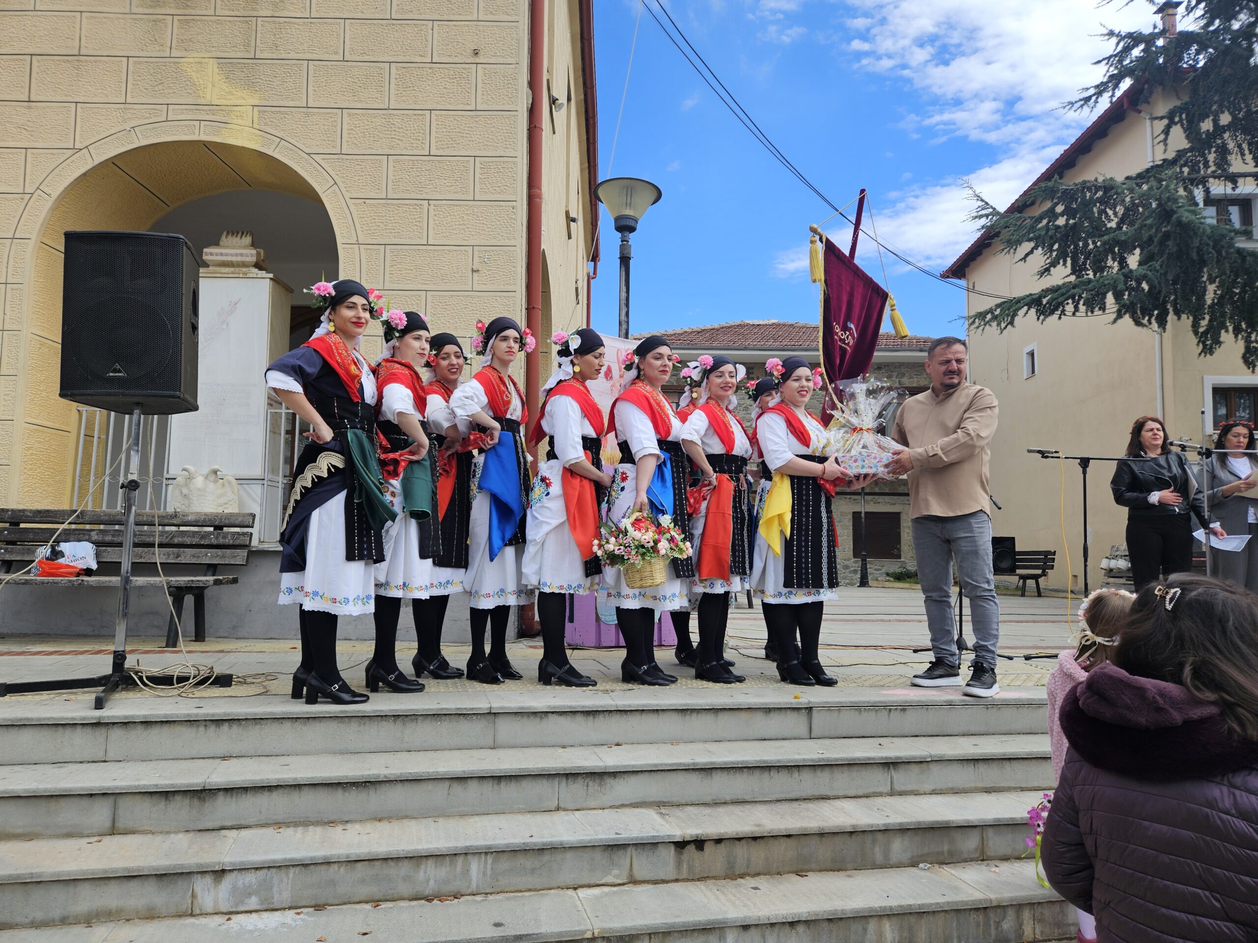 ΔΙΟΡΓΑΝΩΣΗ ΤΟΥ ΕΘΙΜΟΥ ΤΩΝ ΛΑΖΑΡΙΝΩΝ ΣΤΗ ΔΕΣΚΑΤΗ