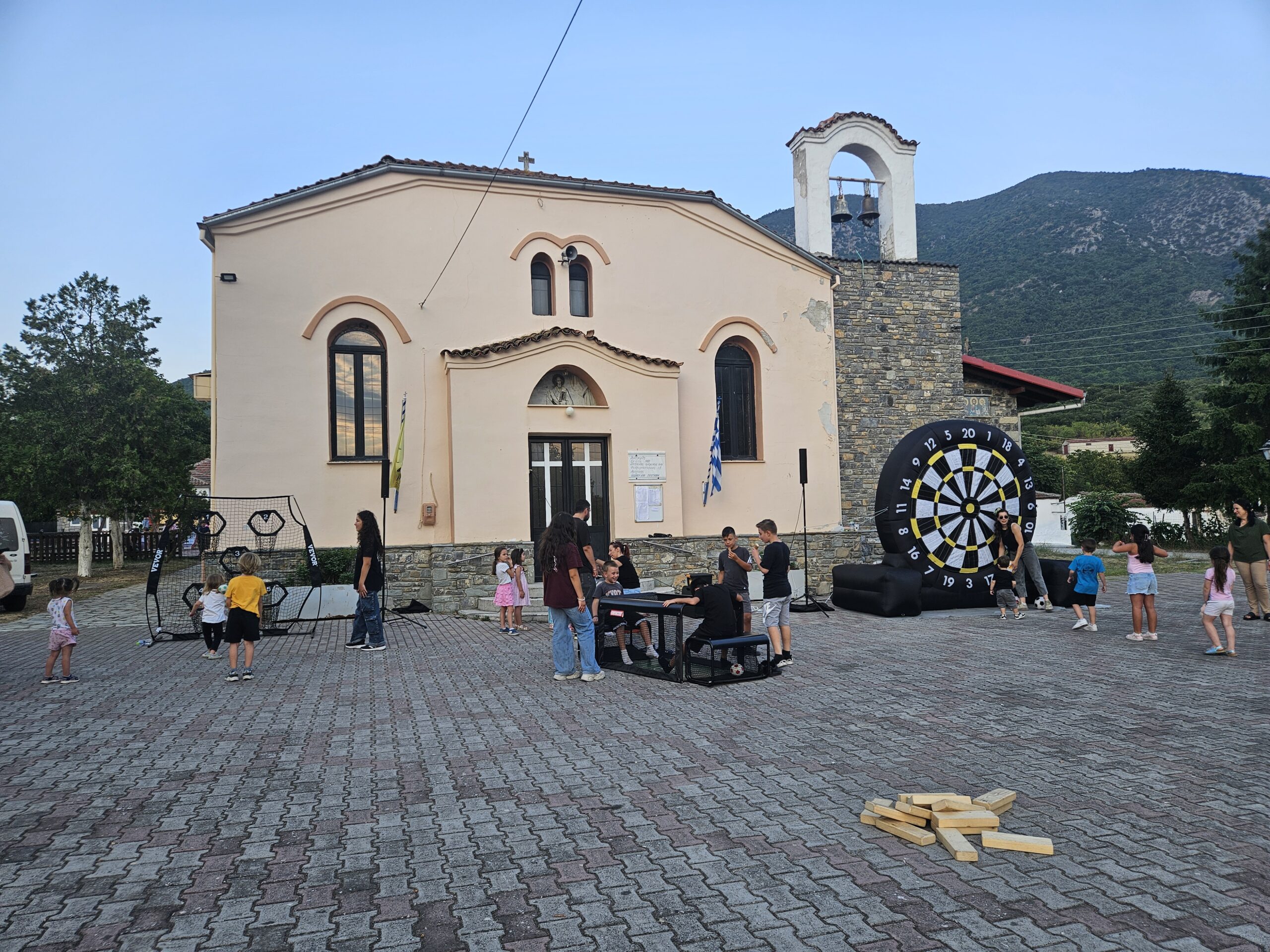 Με μεγάλη επιτυχία και πολλά χαμόγελα ολοκληρώθηκε η παιδική εκδήλωση του Δήμου Δεσκάτης στην Παλιουριά